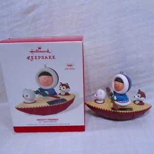 2014 Frosty Friends Hallmark Ornament Solar Powered Kayak 35th Anniversary